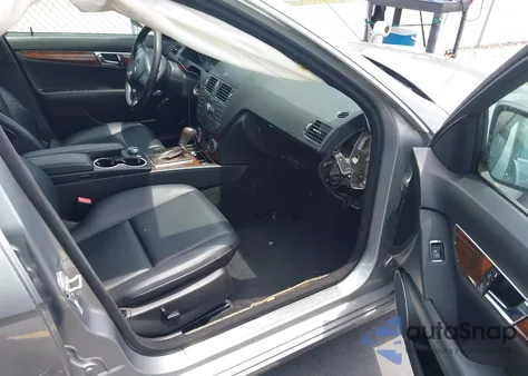 2008 Mercedes-Benz C 300 Luxury/Sport из США, поврежденный, VIN WDDGF54X88R015246